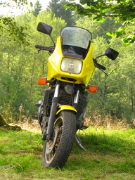 VF750F side