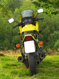 VF750F side